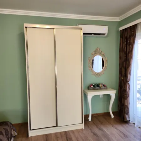 нел Vendégház *